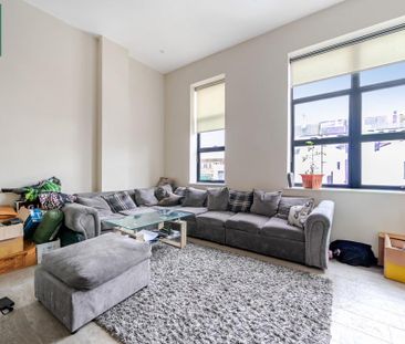 2 bedroom flat to rent - Photo 4