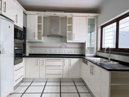 5 bedroom luxury House for rent in Bairro do Alcaide, Cascais, Lisbon - Photo 2