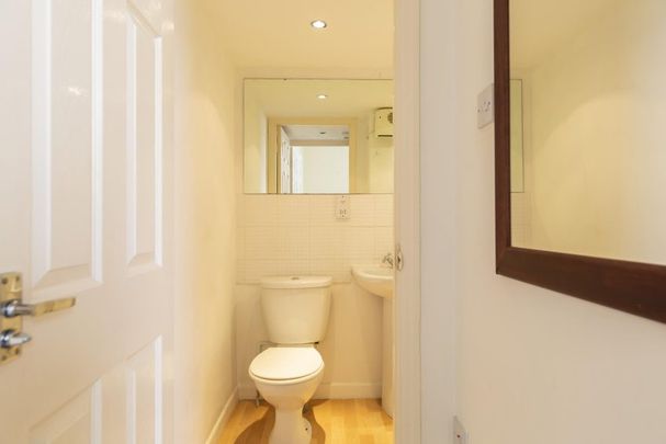 Studio Apartment - Photo 1