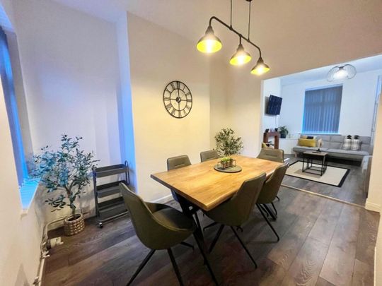 2 bedroom House To Let Total Size: 679 SQ FT - Photo 1