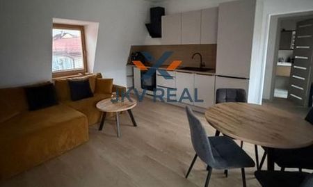 Prenajom 3-izbový podkrovný byt v centre mesta Konstantinova - Photo 2