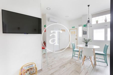 Monthly rental apartment with 2 bedrooms and 1 bathroom in Barajas - Photo 2