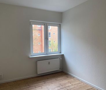 <b>BUDGETVENLIG 3-VÆRELSES LEJLIGHED I VEJGAARD </b> - Foto 3