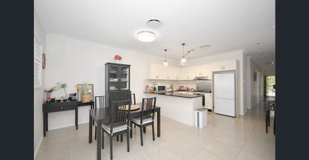 Beautifully Presented Single Level 3 Bedroom Duplex with Ducted Air Conditioning - Photo 5