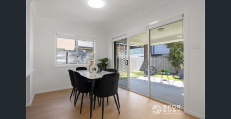 Impressive Double Storey Home with Expansive Living & Secluded Location - Photo 4