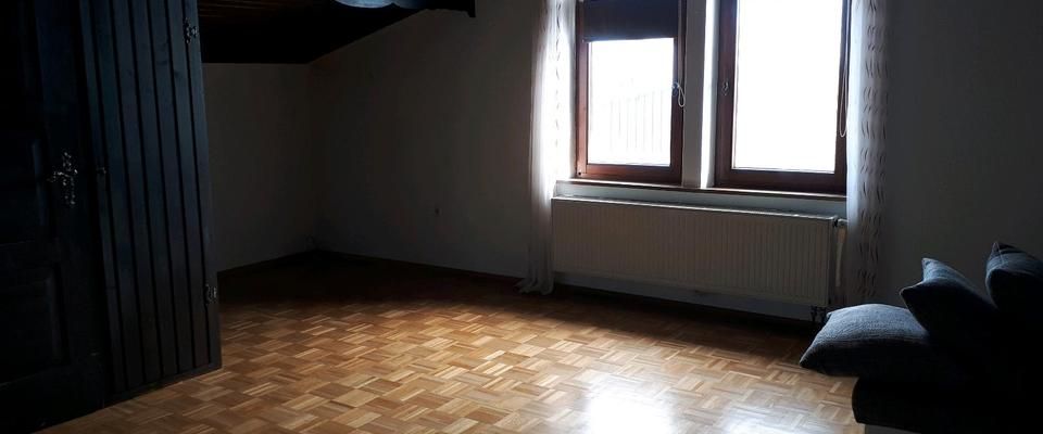 rustikale 2 Zimmer Wohnung mit Balkon - Photo 1