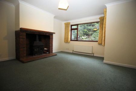 3 bedroom detached house to rent - Photo 5