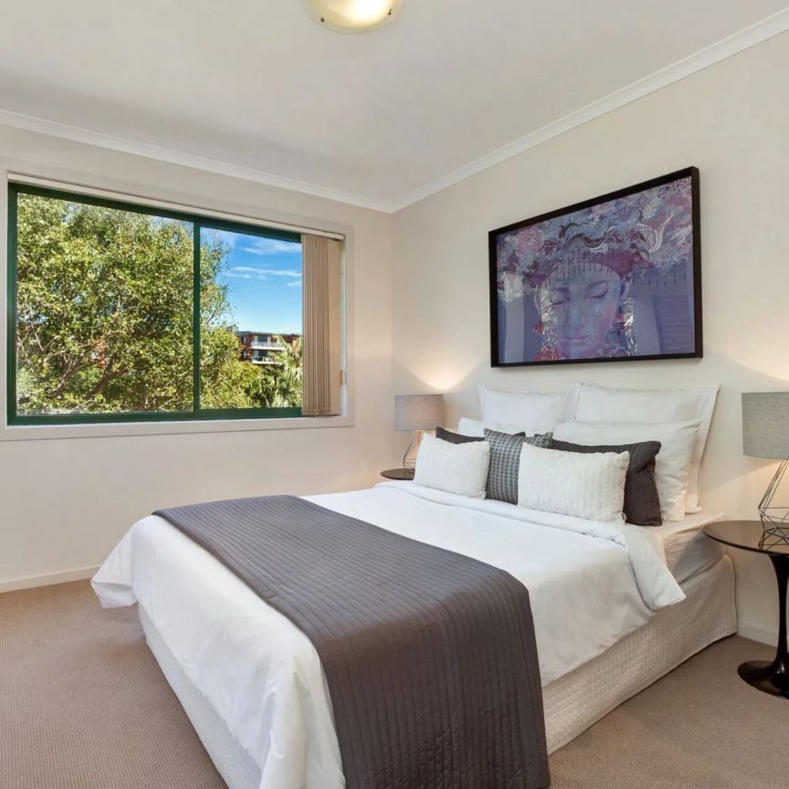 Spacious & Bright One Bedroom Apartment For Lease - Photo 1