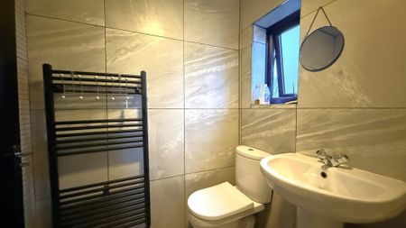 3 bedroom terraced house to rent - Photo 2