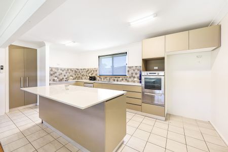 HILLVUE - 3 Bedroom Home - Photo 2