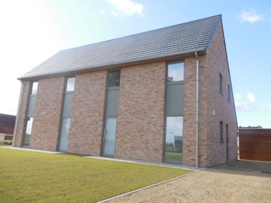 Ruime, moderne woning met 3 slaapkamers en tuin - Photo 1