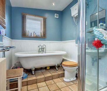 2 bedroom semi-detached house to rent - Photo 4