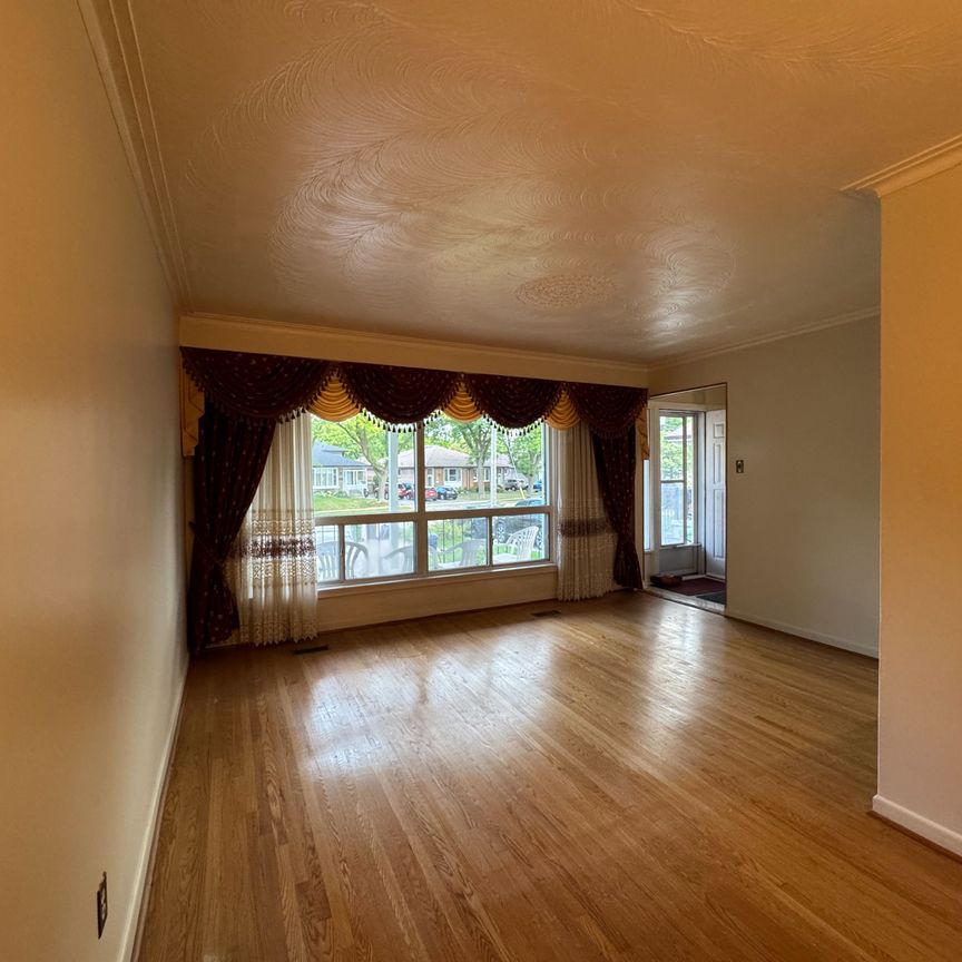 For Lease - 70 Marbury Crescent, Toronto, Ontario - Photo 1