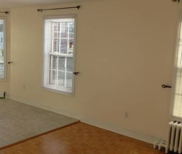 One Bedroom Apartment near Junction and Bloor West Village - Photo 4