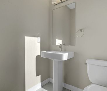 For Lease - 117 Ryan Reynolds Way, Orleans - Cumberland and Area, O... - Photo 2