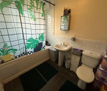 3 bedroom semi-detached house to rent - Photo 6