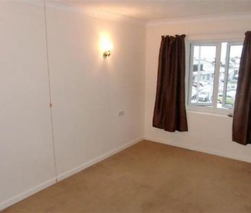 1 bedroom retirement property to rent - Photo 2