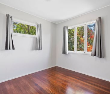 Dual-Living 4BR Home + Studio | Upper Mount Gravatt Heart - Photo 3