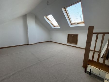 New Heyes, Neston - Photo 5