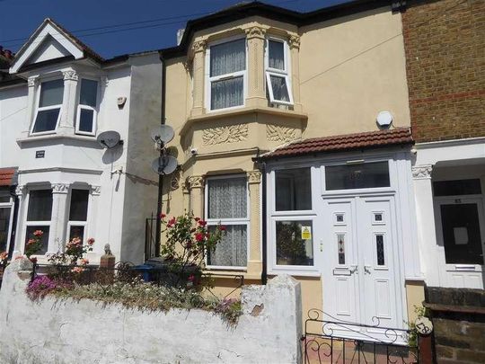 Grove Road, Hounslow, TW3 - Photo 1