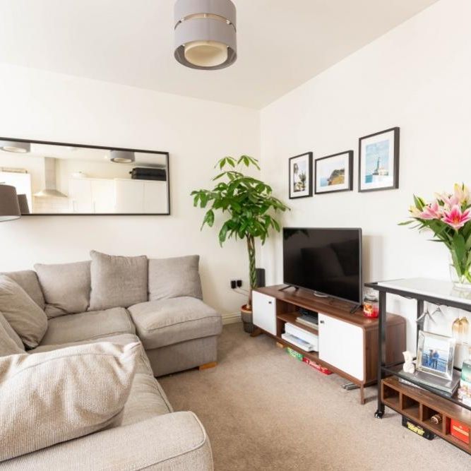 1 bedroom ground floor flat to rent - Photo 1