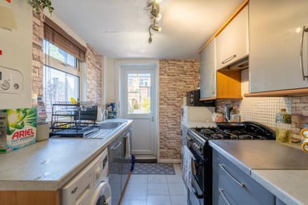 2 bedroom terraced house to rent - Photo 3