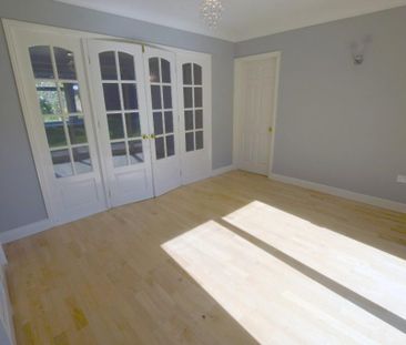 4 bedroom detached house to rent - Photo 3