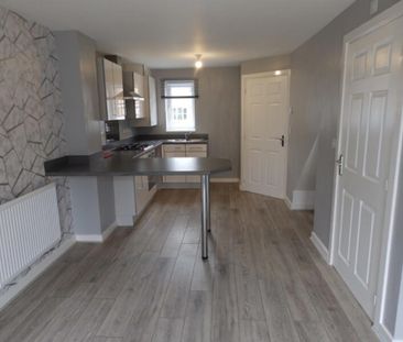 2 bedroom terraced house to rent - Photo 3