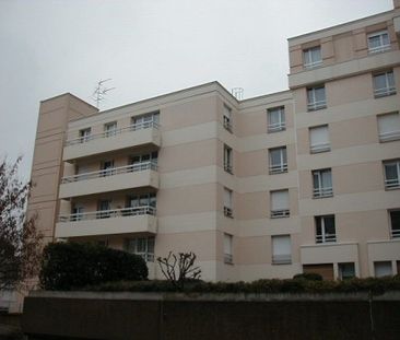 TYPE 1 BIS AU 1ER ETAGE AVEC ASCENSEUR - Photo 1