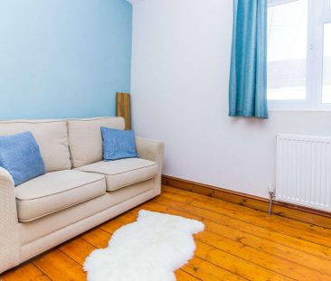 2 bedroom terraced house to rent - Photo 2