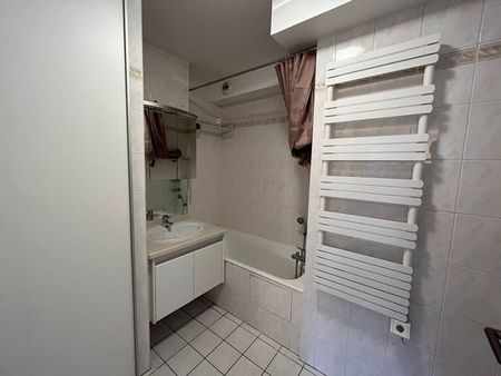 Location Appartement 2 pièces 56m² - Photo 4