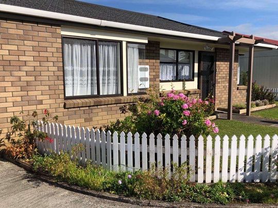 Two bedroom unit in a retirement village - Photo 1