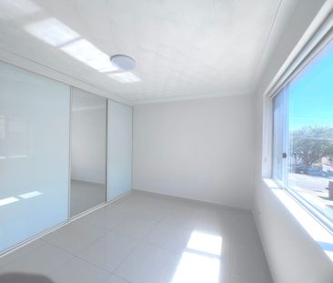 Immaculate & Convenient 3 Beds 2 Bathrooms unit for rent in Lakemba. - Photo 4