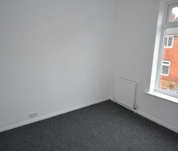 2 bedroom Terraced House To Let - Photo 3