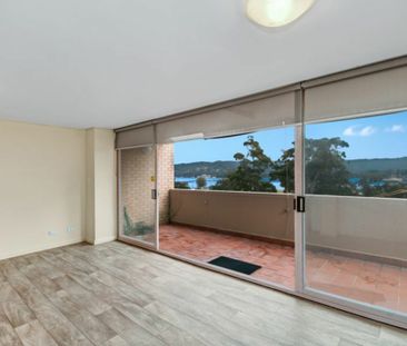 Relax & enjoy the views from this unique apartment - Photo 1