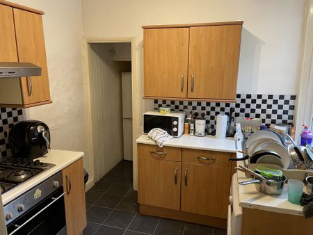 2 bedroom flat to rent - Photo 5