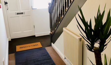 Two bed apartment (shared) - Photo 2