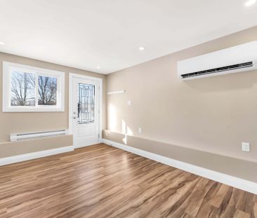 For Lease - 2346 Edwin Crescent Unit# B, Parkway Park - Queensway T... - Photo 2