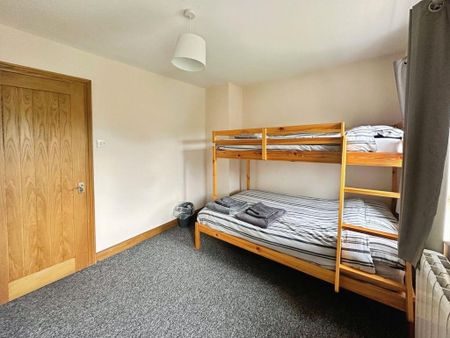 2 bedroom end of terrace house to rent - Photo 4