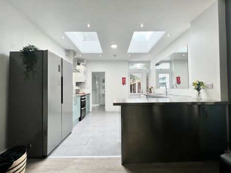 5 Bedrooms, 105 Northfield Road – Student Accommodation Coventry - Photo 2