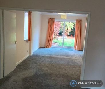 4 bedroom bungalow to rent - Photo 1