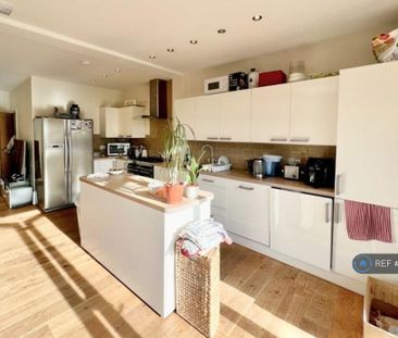 1 bedroom in a house share to rent - Photo 3