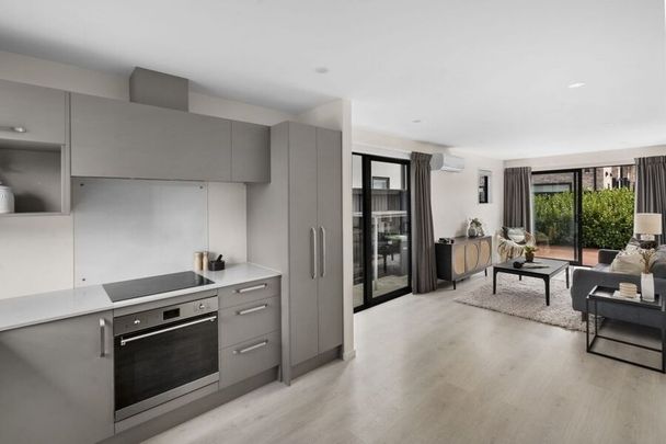 Lovely 2-bedroom townhouse in a great location! - Photo 1