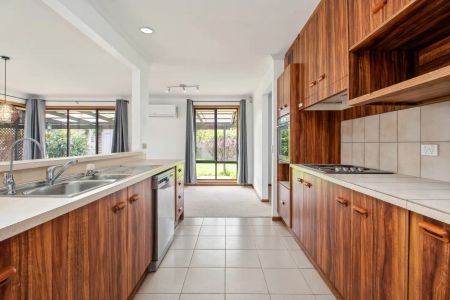14 Hocking Crescent, Pooraka SA 5095 - Photo 2