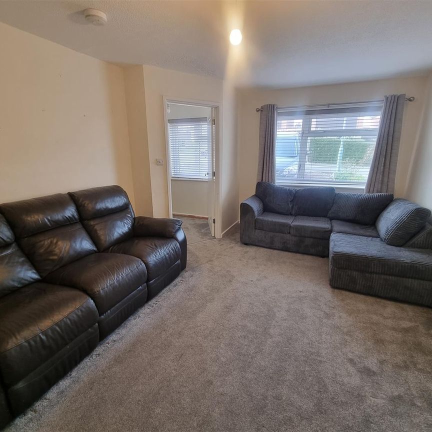 Queens Acre, Newnham - Photo 1