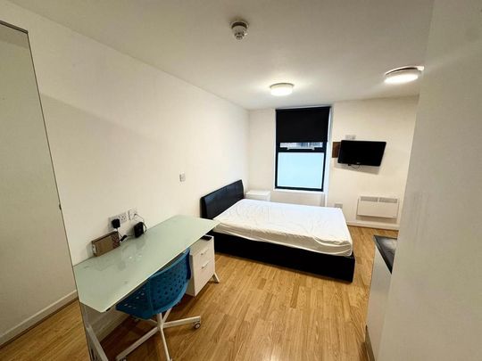 Studio to rent - Photo 1