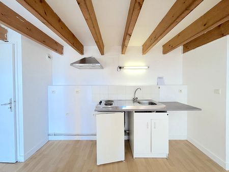 A LOUER APPARTEMENT 2 PIÈCES AVEC MEZZANINE- CAVIGNAC CENTRE - Photo 4
