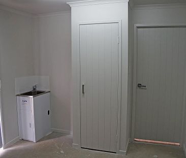 Modern flat close to Cooroy and all amenities - 6 Months Lease - Photo 4