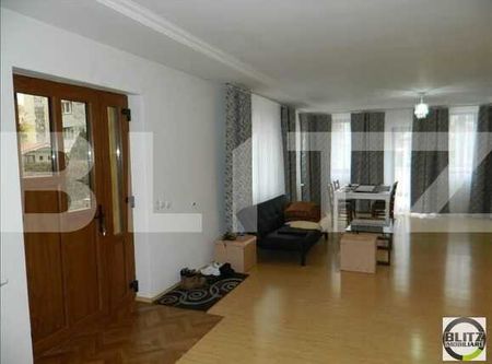 5 camere, 212 mp, garaj, semineu, zona linistita!Oferta-plata in avans pe 6 luni - Photo 4