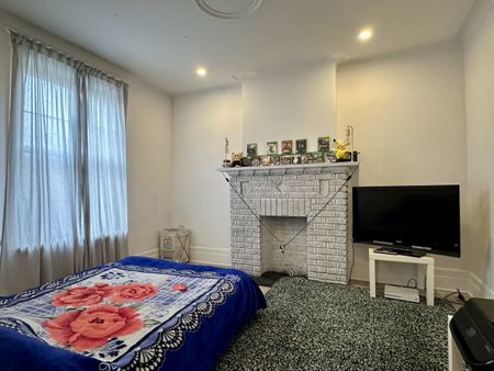 NDG : Logement rénové de 2 chambres avec chauffage et électricité INCLUS, offert en location avec électros inclus ! - Photo 4